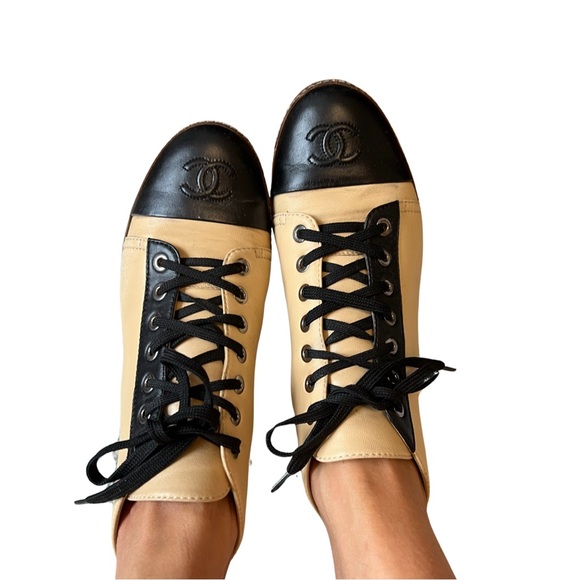 Chanel nude beige black cc logo boots booties with certificate of authenticity - Picture 8 of 17